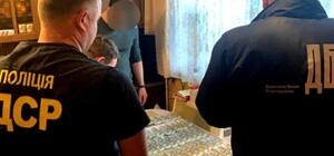 У Львові працівниці митниці та прикордонної служби організували схему втечі чоловіків за кордон