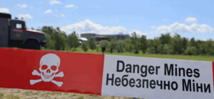 На дне курортного Голубого озера в Горенке под Киевом найдены десятки снарядов