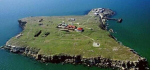 Оккупанты закрепляются на Змеином и ищут способы высадки десанта в Одессе