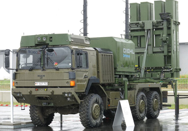 Германия передаст Украине систему ПВО IRIS-T, которая способна прикрыть Киев. 