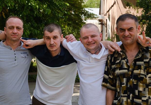 Попавшие в плен под Гостомелем украинцы рассказали об издевательствах оккупантов 