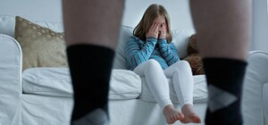 В Запорожье засудили пенсионера, который развращал трех маленьких девочек