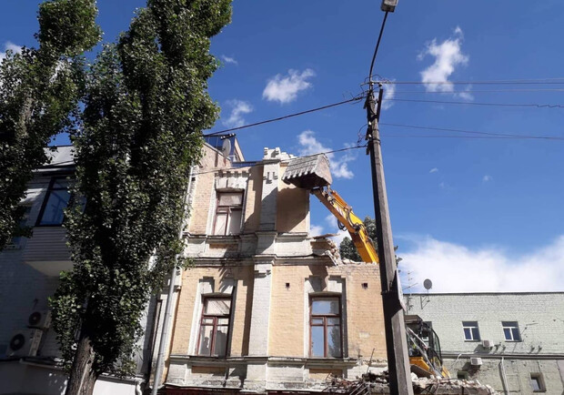 На Подолі знову намагаються незаконно демонтувати історичну будівлю. 