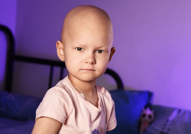 "Это вопрос нескольких дней, прежде чем рак задушит ее". Война за жизнь Ксении, которой 5 лет