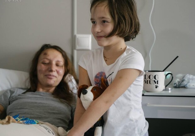 Спасатели рассказали, как доставали 7-летнюю Женю из-под завалов дома в Киеве. 