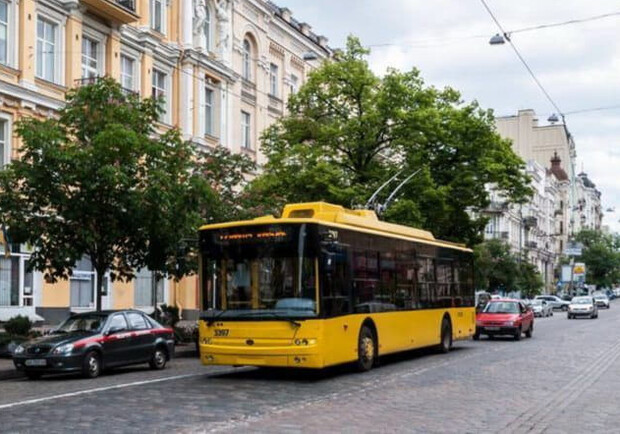 У Києві відновили роботу двох тролейбусних маршрутів. 