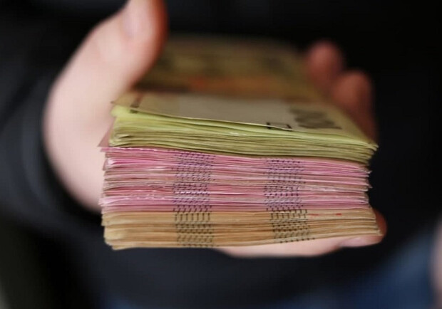 В Киеве мужчина под видом волонтера завладел деньгами украинцев. 