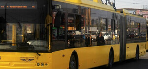 На проспекті Перемоги відновили контактну тролейбусну мережу