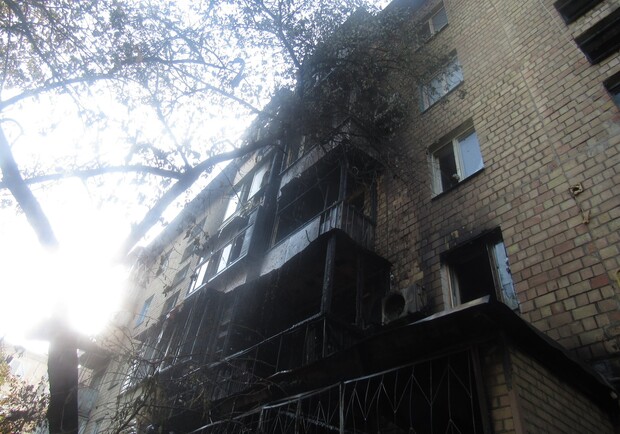 Житель Киева решил покурить на балконе и... сжег 10 квартир в своем доме. 