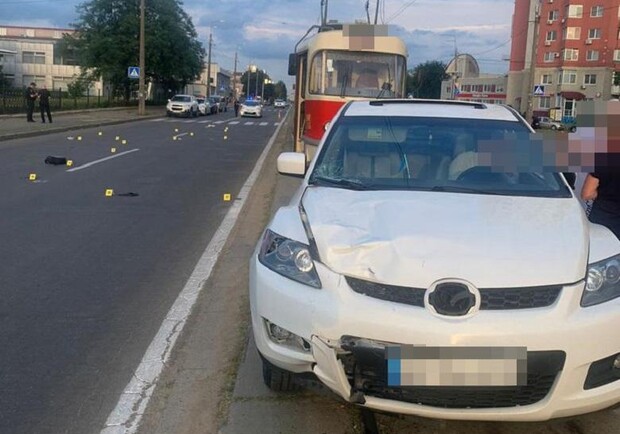 У Дарницькому районі Києва п’яний водій на смерть збив жінку. 