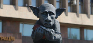 Путин с мертвым снегирем: в Запорожье представили уникальную марку