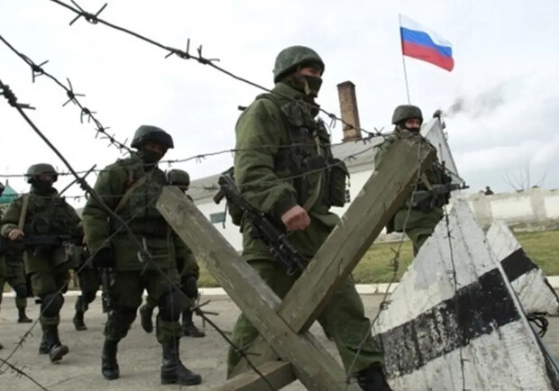 СБУ сообщила о подозрении 8 военным РФ, занимавшихся мародерством в Буче. 