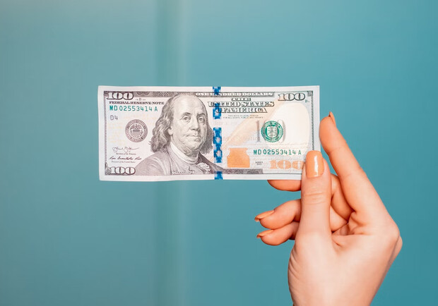 Курс валют в Украине 26 августа 2022: сколько стоит доллар и евро. 