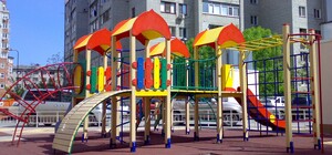 Суворовська адміністрація встановила в Одесі дитячі майданчики, які не мають господаря