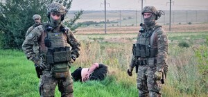 Грабили дома и жестоко избивали хозяев: в Одесской области разоблачили преступную группировку