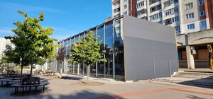 У сквері Гідності знесли скандальну двоповерхову забудову