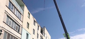В Немышлянском районе Харькова ремонтируют многоэтажку, поврежденную обстрелами россиян