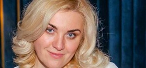 Директор школи у Києві, яка здавала армії РФ позиції ЗСУ, втекла з України