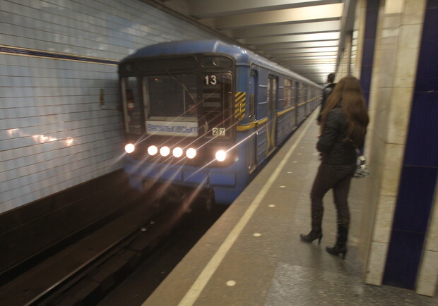 Дешевых поездок в столичном метро больше не будет. Фото Максима Люкова.