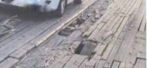 У Гостомелі пошкоджено тимчасову переправу через річку Ірпінь - відео