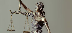 У Києві суддя виправдовував звірства окупантів та агітував за 