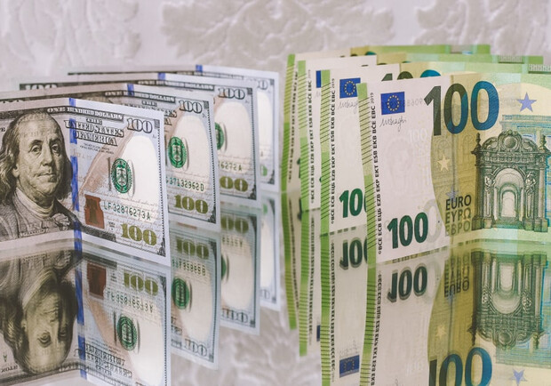 Курс валют в Украине 16 сентября 2022: сколько стоит доллар и евро. 