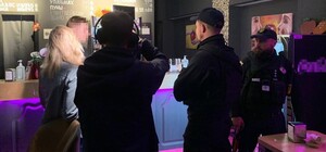 В Киеве вручают повестки мужчинам, которые нарушают комендантский час