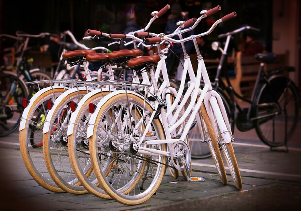 Нідерланди подарують Україні 2000 велосипедів. 