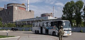 Оккупанты привезли на Запорожскую АЭС массовку для голосования в псевдореферендуме