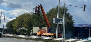 На виїзді із Дніпра встановлюють новий світлофор: що потрібно знати