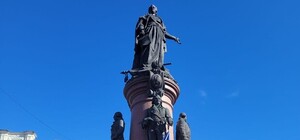 Подоляк: памятник Екатерине II в Одессе – временный вопрос, который скоро исчезнет