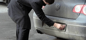 В Україні тепер штрафуватимуть за брудні номери на авто