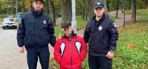 За розпусні дії біля львівської школи затримали 60-річного чоловіка