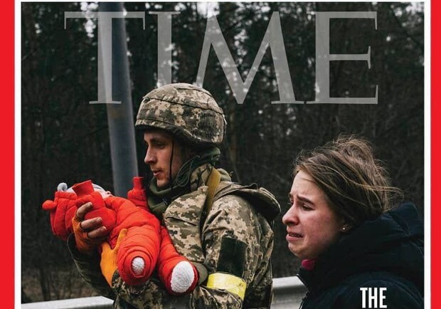 Женщина, попавшая на облкладку TIME, рассказала, как убегала из Ирпеня с младенцем. 