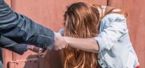 В Одессе мужчина отправился с женщиной на свидание ограбил ее