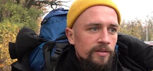 Собирает деньги для медицинского батальона: актер идет пешком из Львова в Харьков 