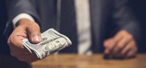 У Києві шахрай пропонував працевлаштування на керівну посаду в міністерстві