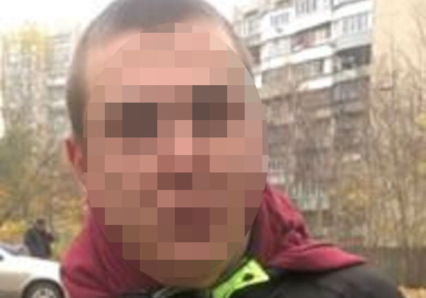 У Києві молодик сильно побив та пограбував перехожого 
