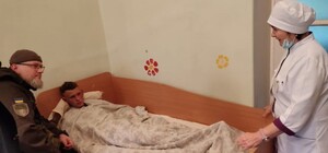 Подорвались на мине: парень из Херсонщины переплыл залив, чтобы спасти маму и сестру