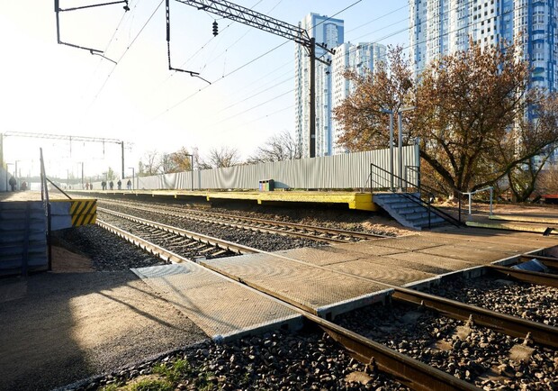 У Києві оновили станцію міської електрички "Русанівка". 