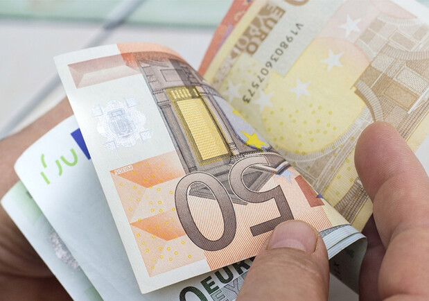 Курс валют в Украине 14 ноября: сколько стоят доллар и евро 