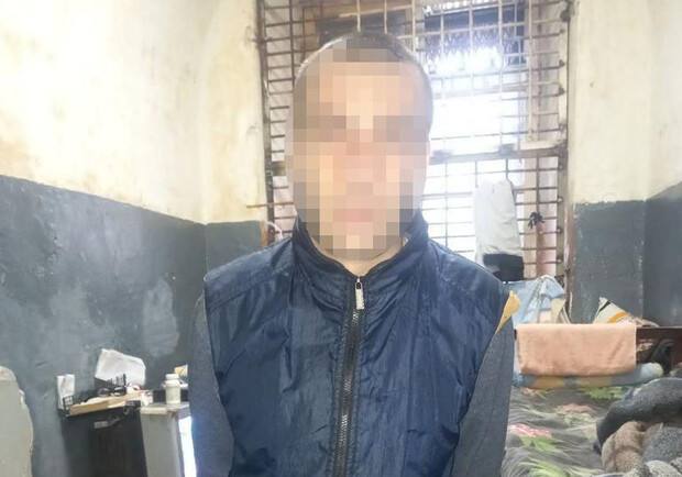 В Киеве псевдоволонтер-арестант обманул 30 граждан 