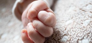 На Одещині жінка народила мертву дитину та поховала її у себе у дворі