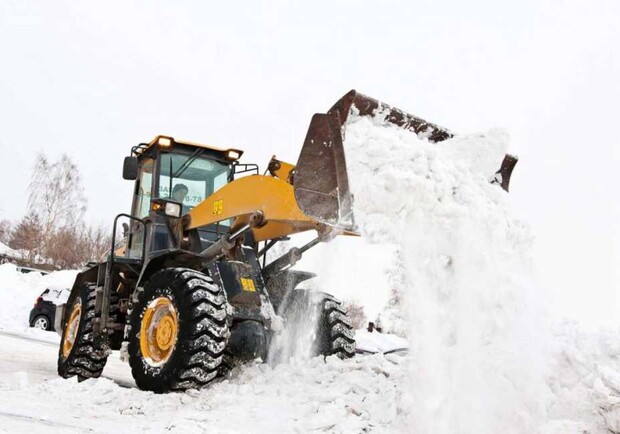 В Киеве за выходные выпало более 300 тонн снега. 