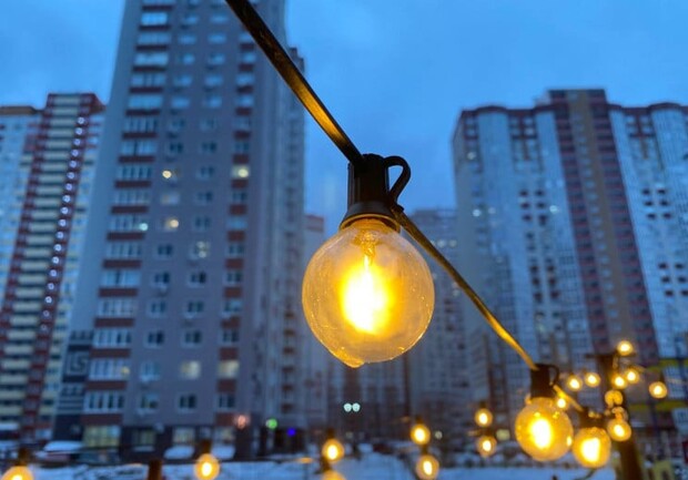 У Києві вимикатимуть світло навіть у будинках, де відключень майже не було. 