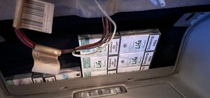 Львівські митники затримали вантажівку з контрабандними сигаретами