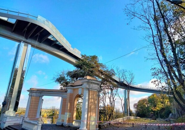Сколько денег планируется потратить на ремонт стекольного моста в Киеве. 