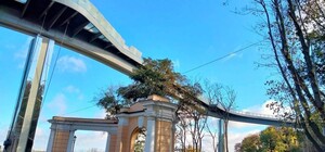 Сколько денег планируют потратить на ремонт стеклянного моста в Киеве