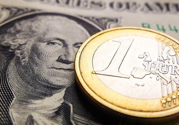 Курс валют в Украине 10 декабря 2022 
