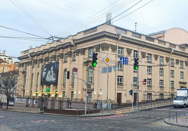 У театрі Лесі Українки відкриють "Пункт незламності". 